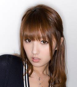 JAV Profile Actress Amami Tsubasa .